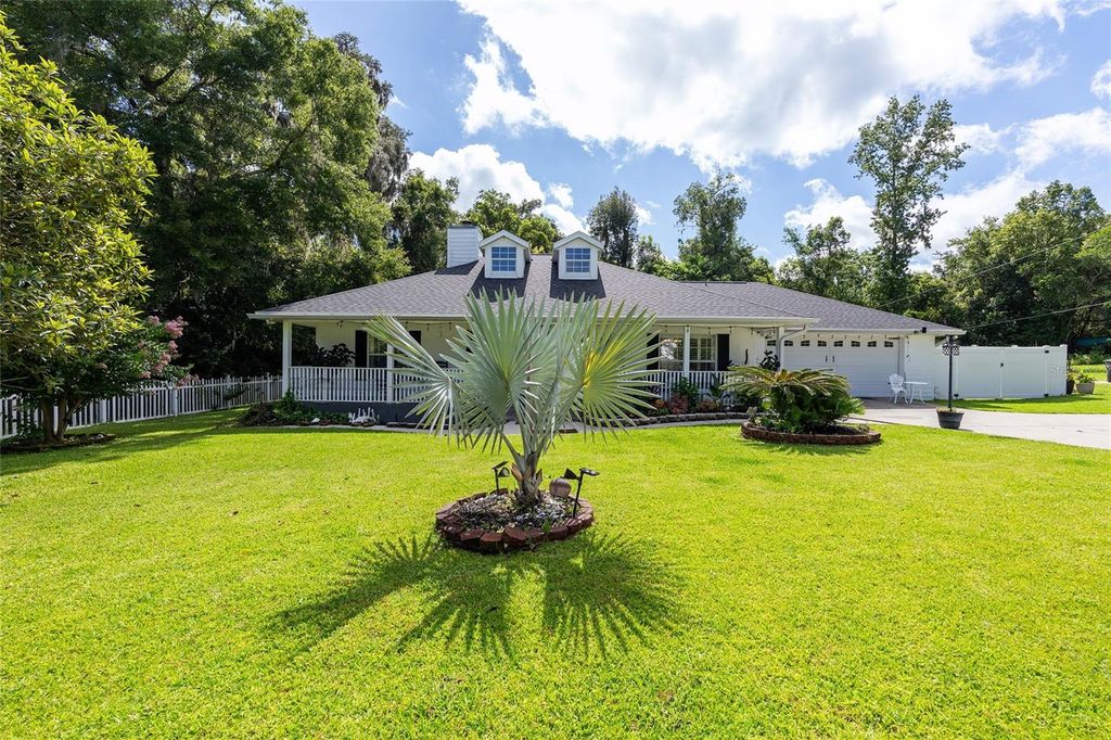 Photo of 3729 SE 38th Terrace, Ocala, FL 34480 (MLS # OM705185)