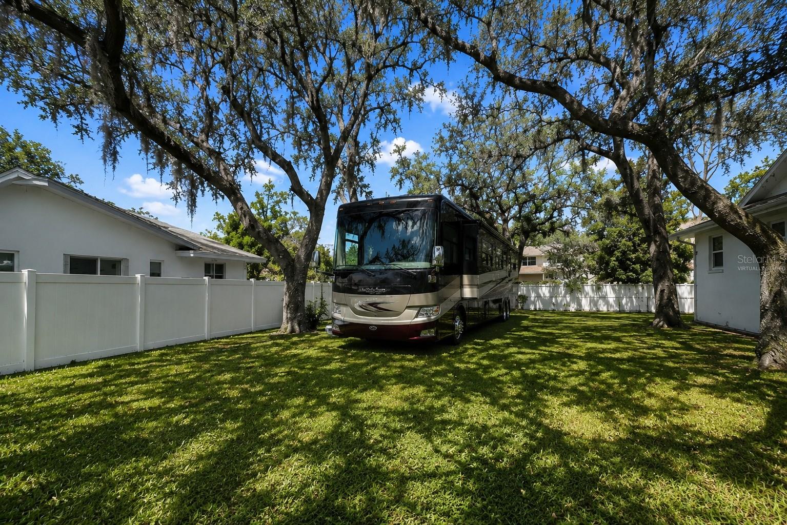 Welcome home to a rare opportunity in Fairway Estates. Beautifully upd – image 55