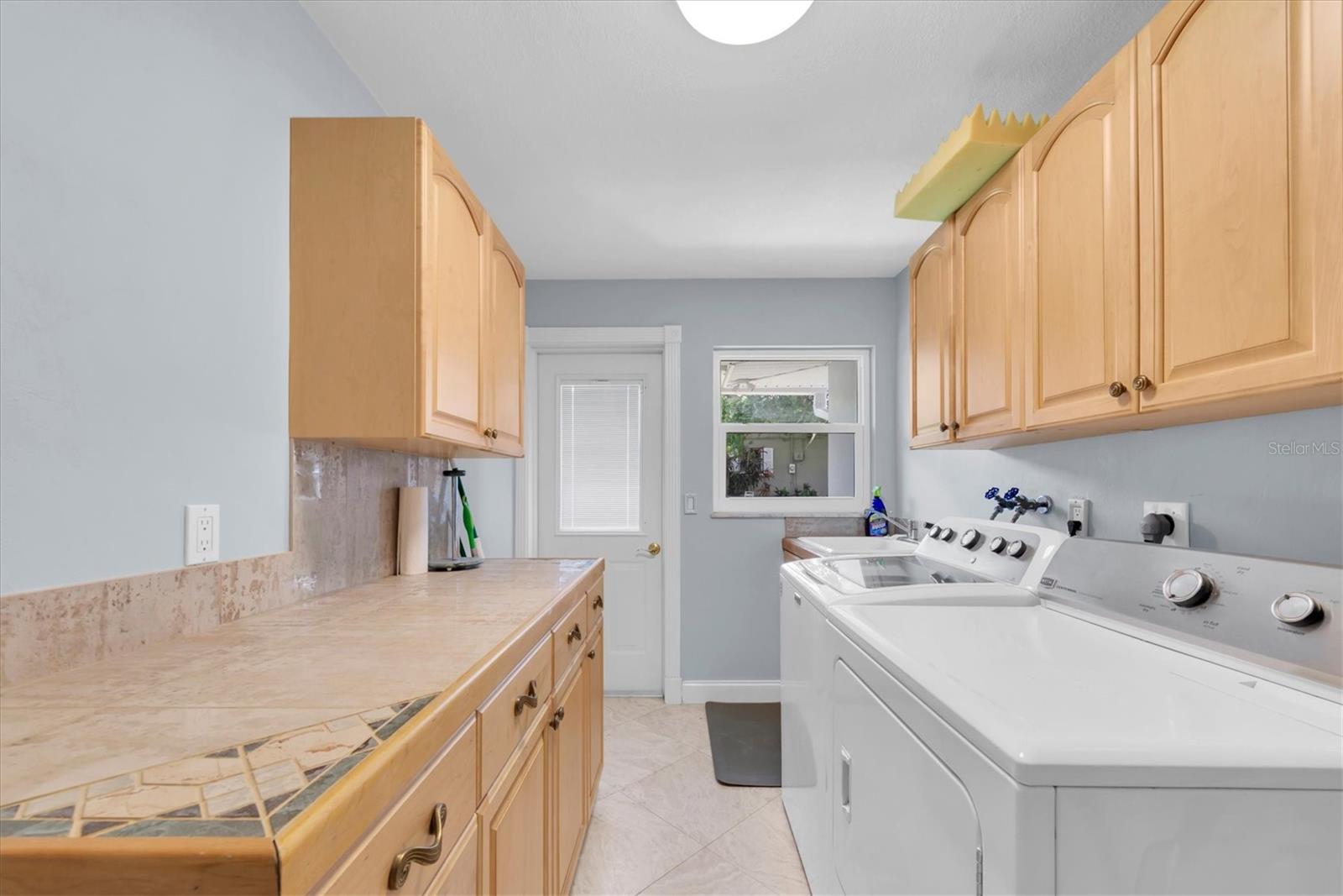 Welcome home to a rare opportunity in Fairway Estates. Beautifully upd – image 40