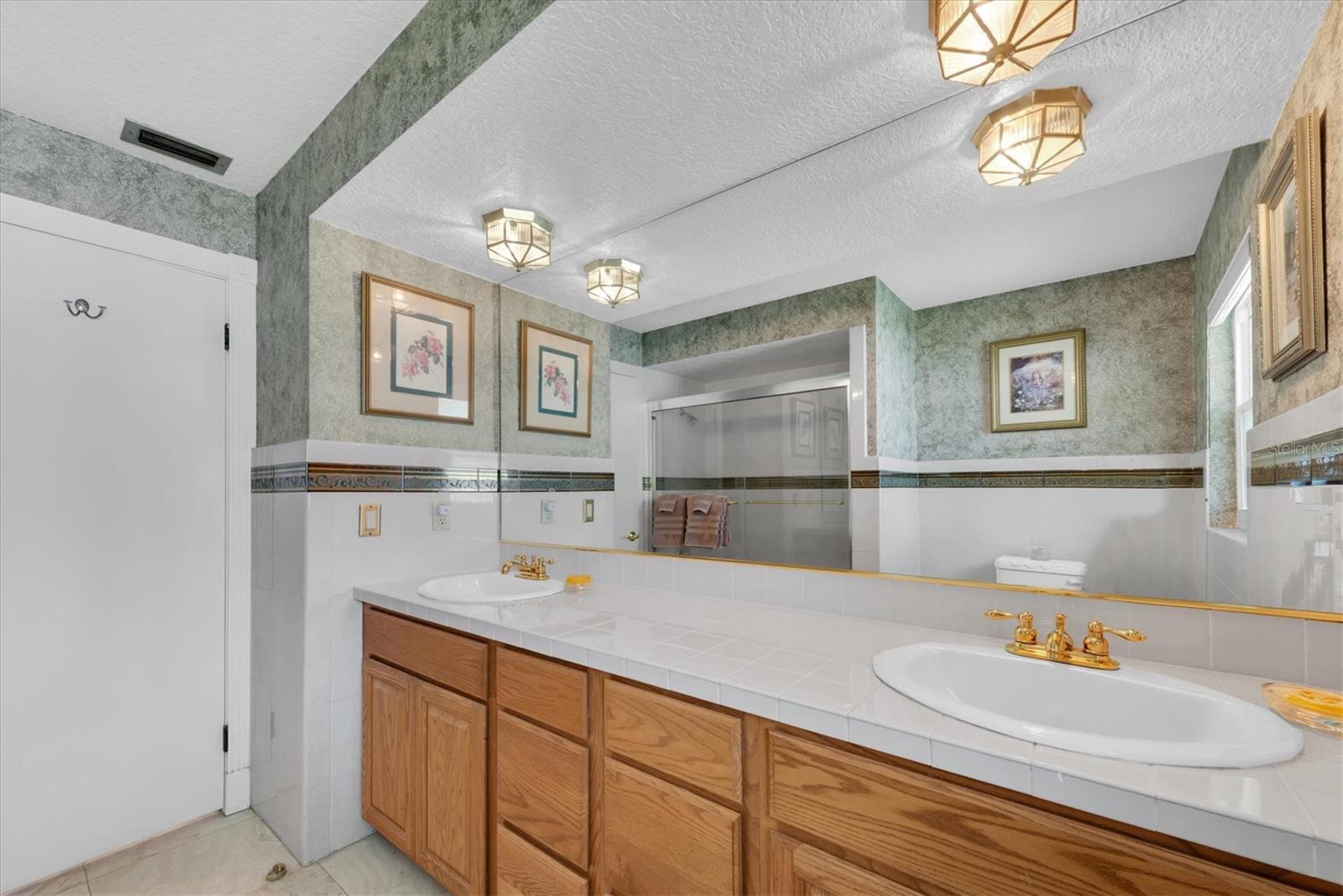 Welcome home to a rare opportunity in Fairway Estates. Beautifully upd – image 31