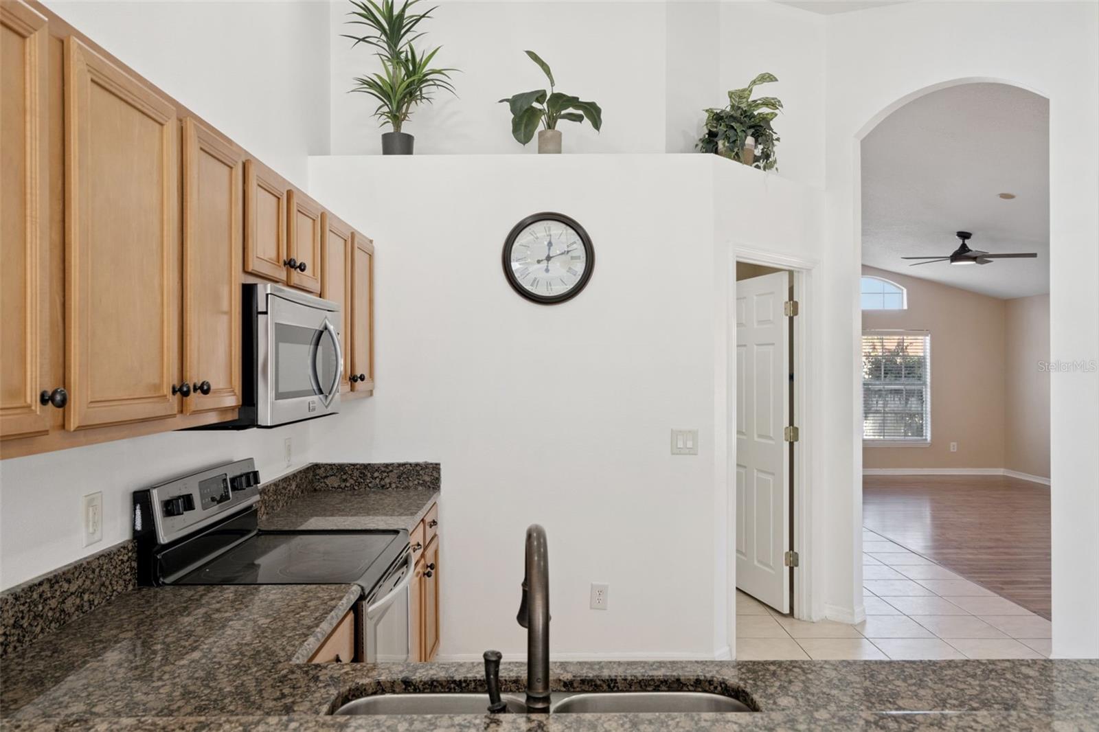 AVIANA PH 01 - Residential Lease