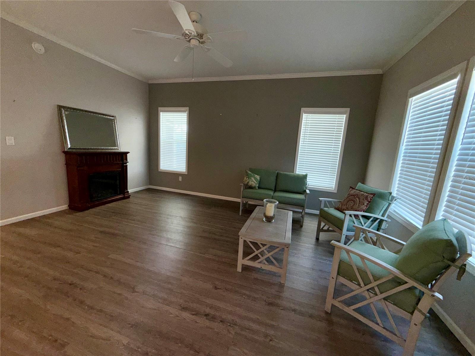 SUNSET PALMS UNREC - Residential