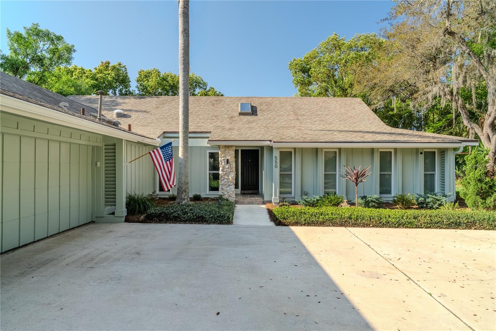 550 BOTTLEBRUSH COURT