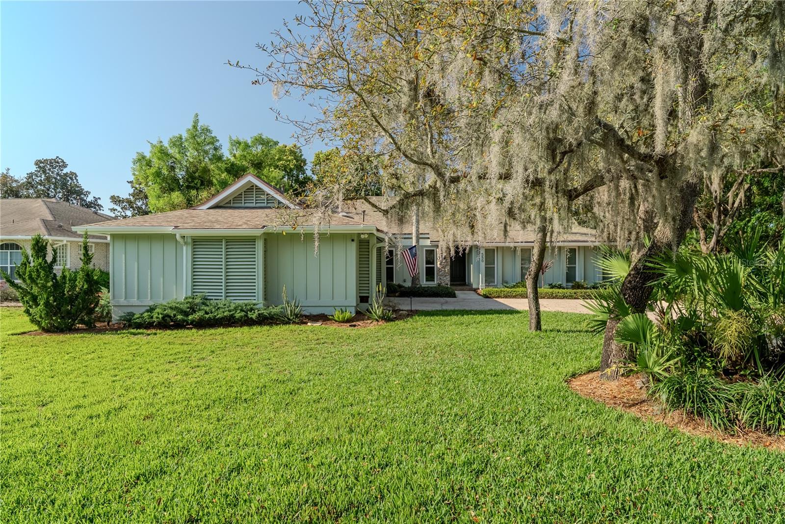 550 BOTTLEBRUSH COURT