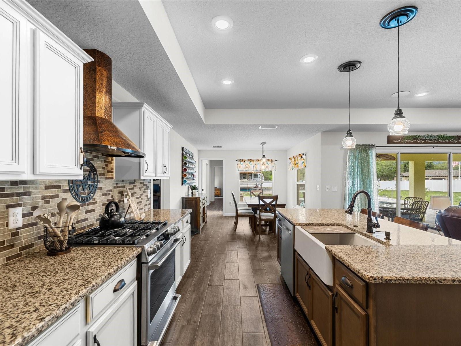 ROYAL HIGHLANDS - Residential