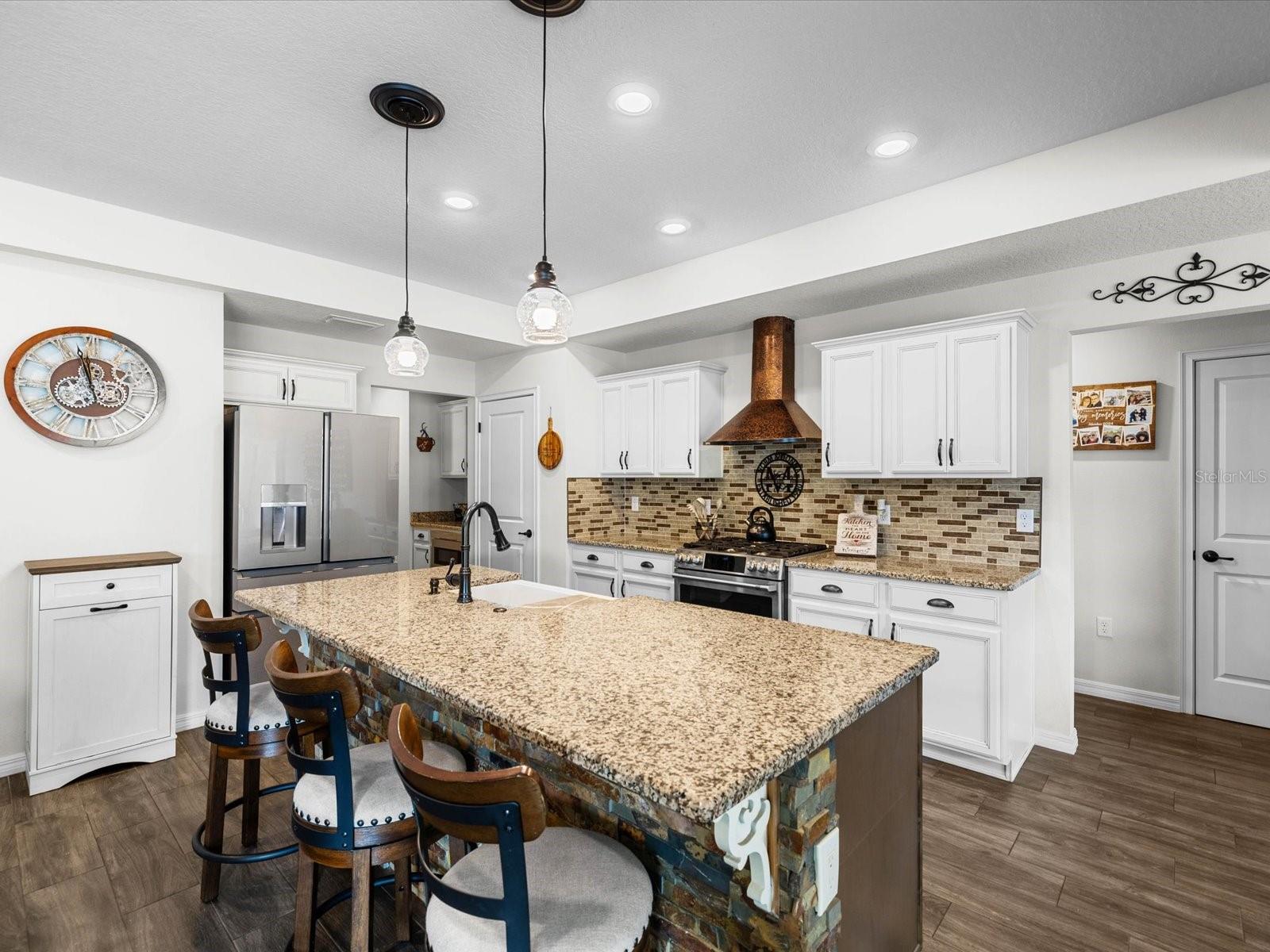 ROYAL HIGHLANDS - Residential