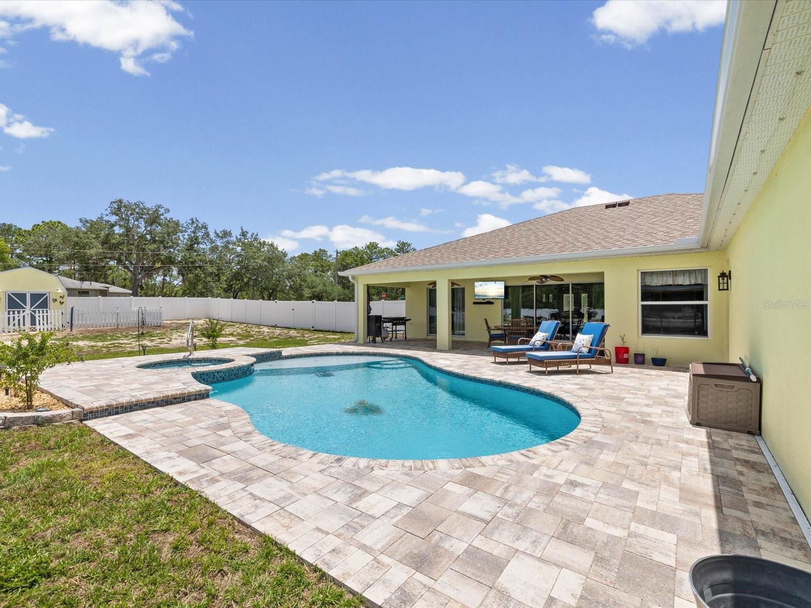 ROYAL HIGHLANDS - Residential