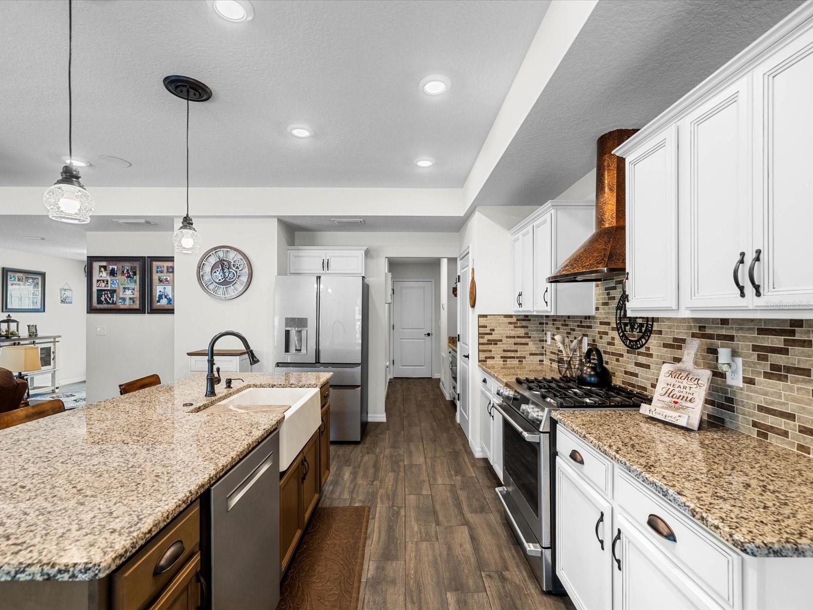 ROYAL HIGHLANDS - Residential