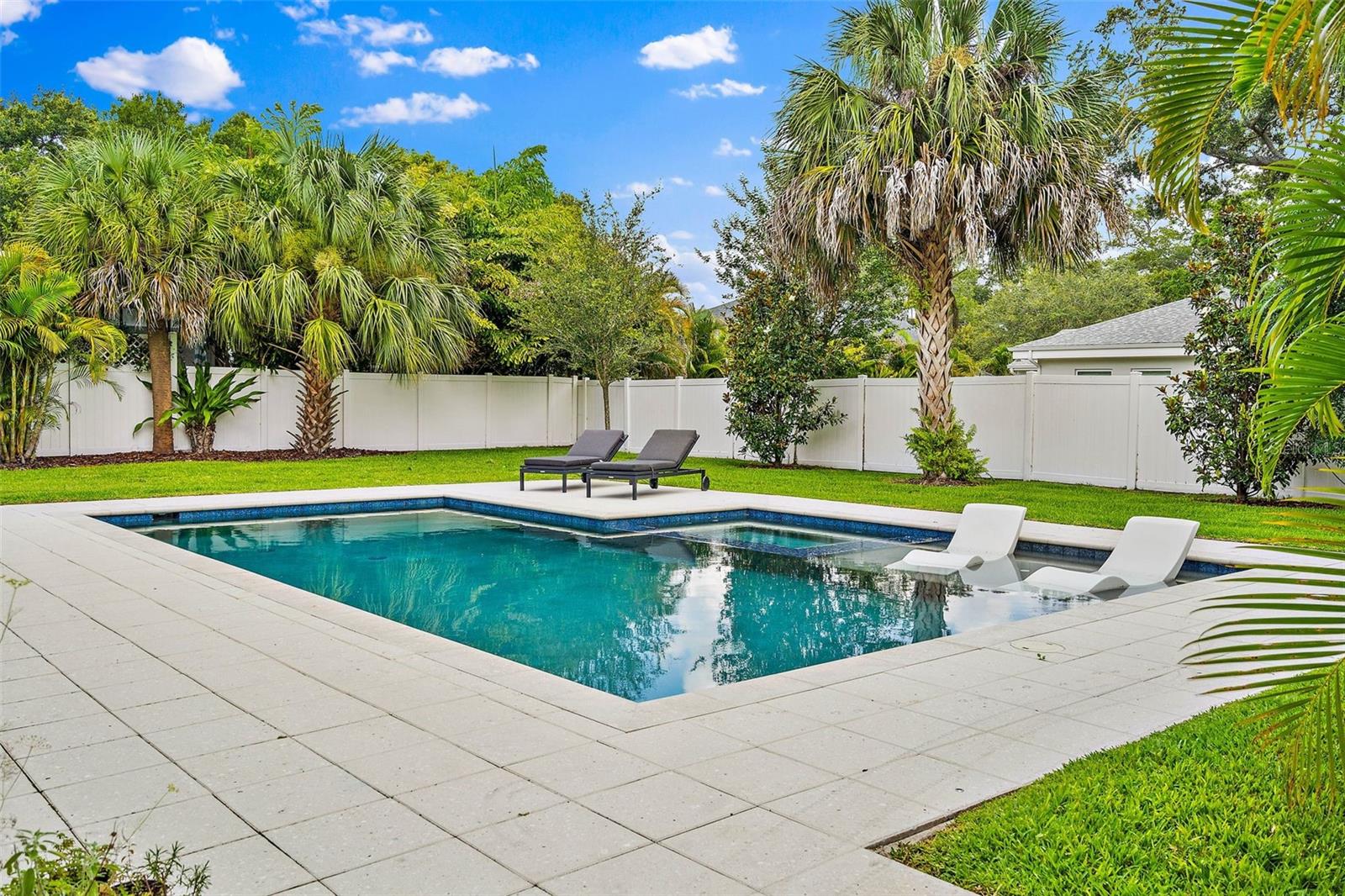 PICADILLY - Residential