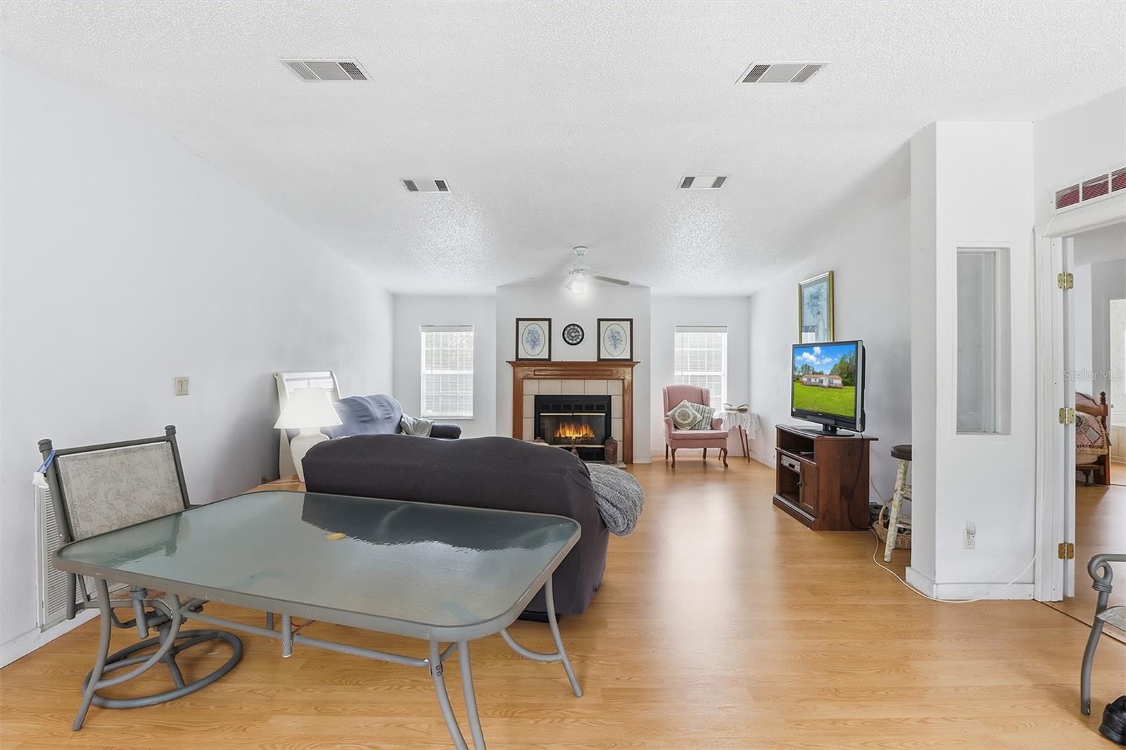 COUNTRYSIDE LAKES ADD 01 - Residential