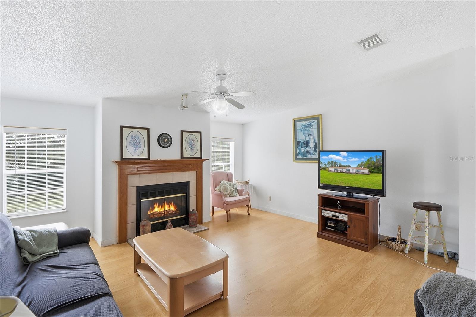 COUNTRYSIDE LAKES ADD 01 - Residential