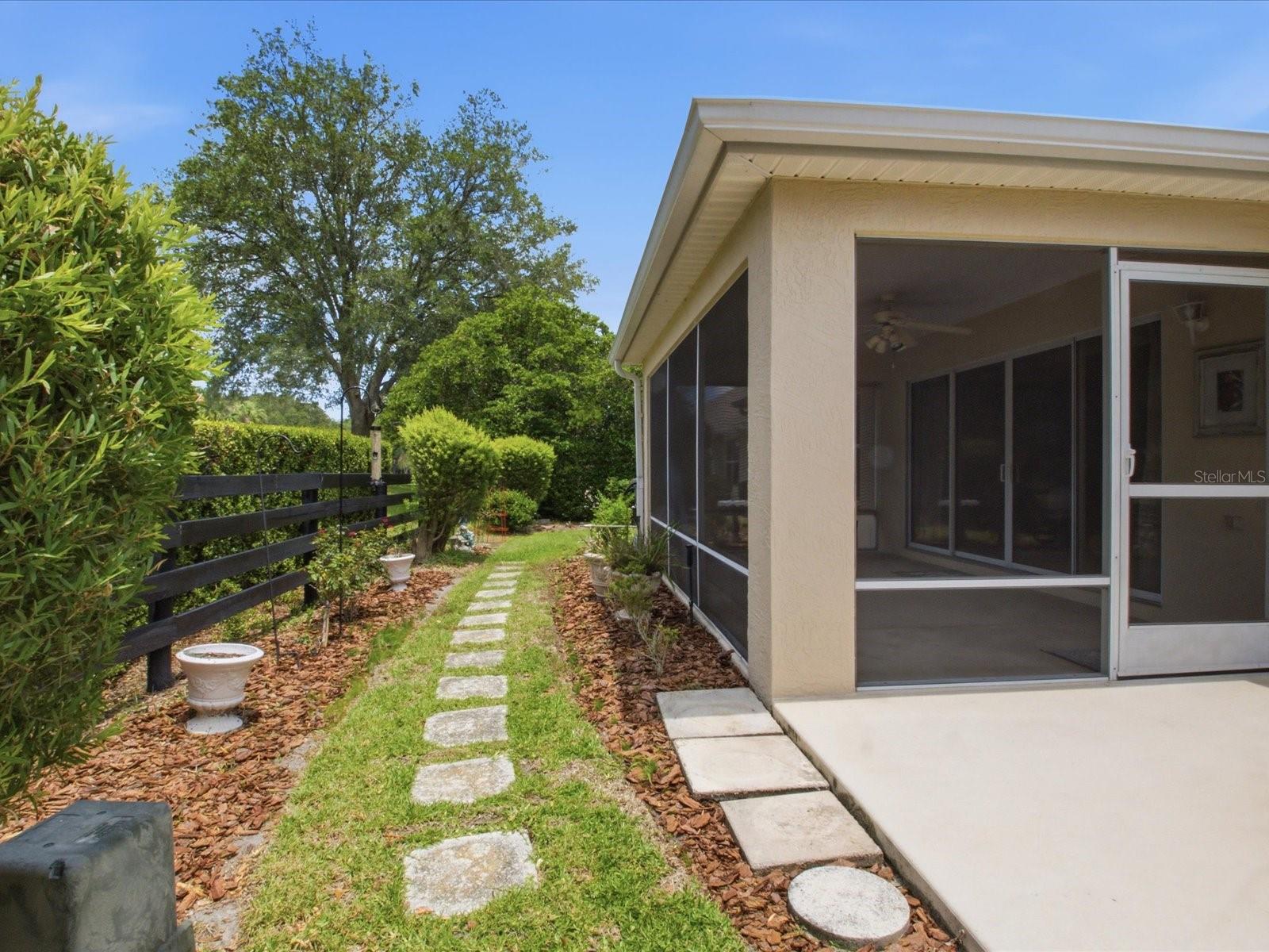 1332 CAMERO DRIVE