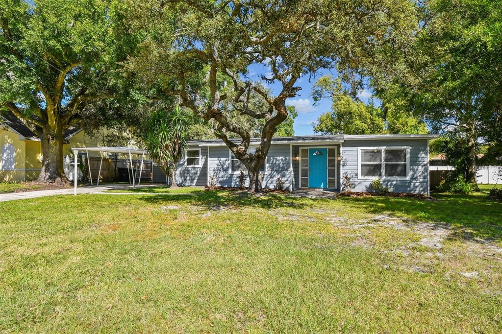 Photo of 1507 W Le Compte Drive, Tampa, FL 33604 (MLS # TB8438257)