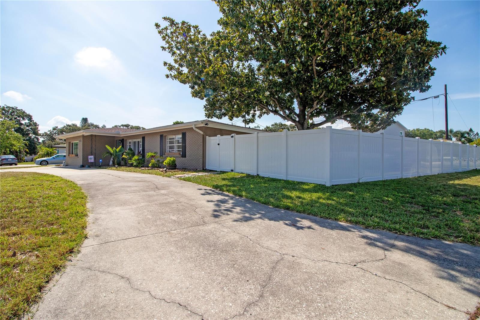 BLOSSOM LAKE VILLAGE SEC 3 - Residential