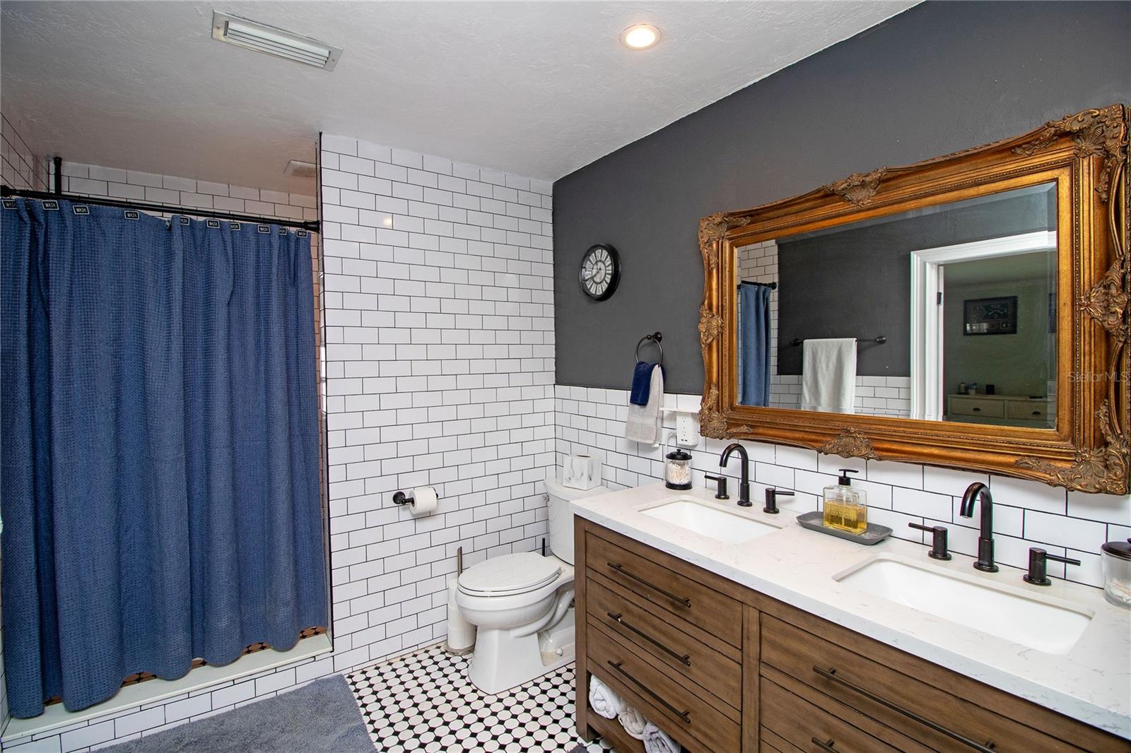 BLOSSOM LAKE VILLAGE SEC 3 - Residential