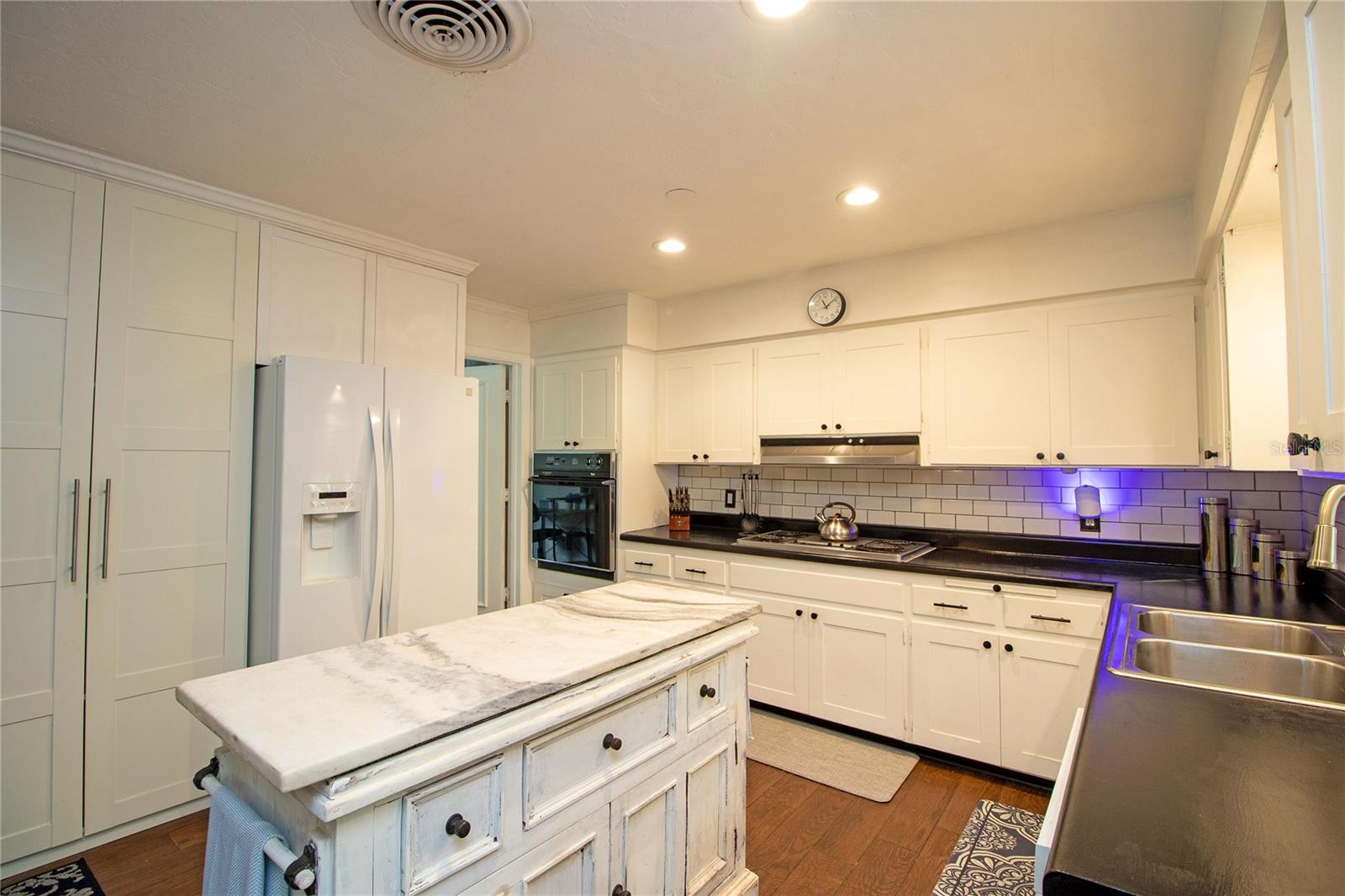 BLOSSOM LAKE VILLAGE SEC 3 - Residential