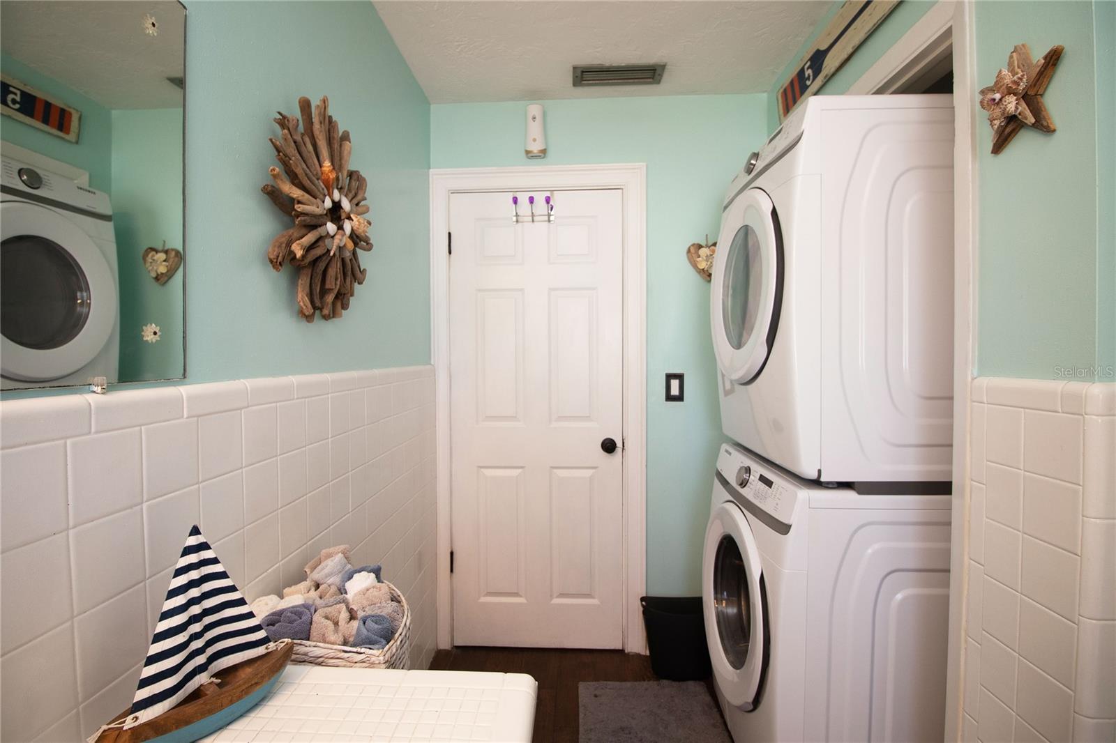 BLOSSOM LAKE VILLAGE SEC 3 - Residential