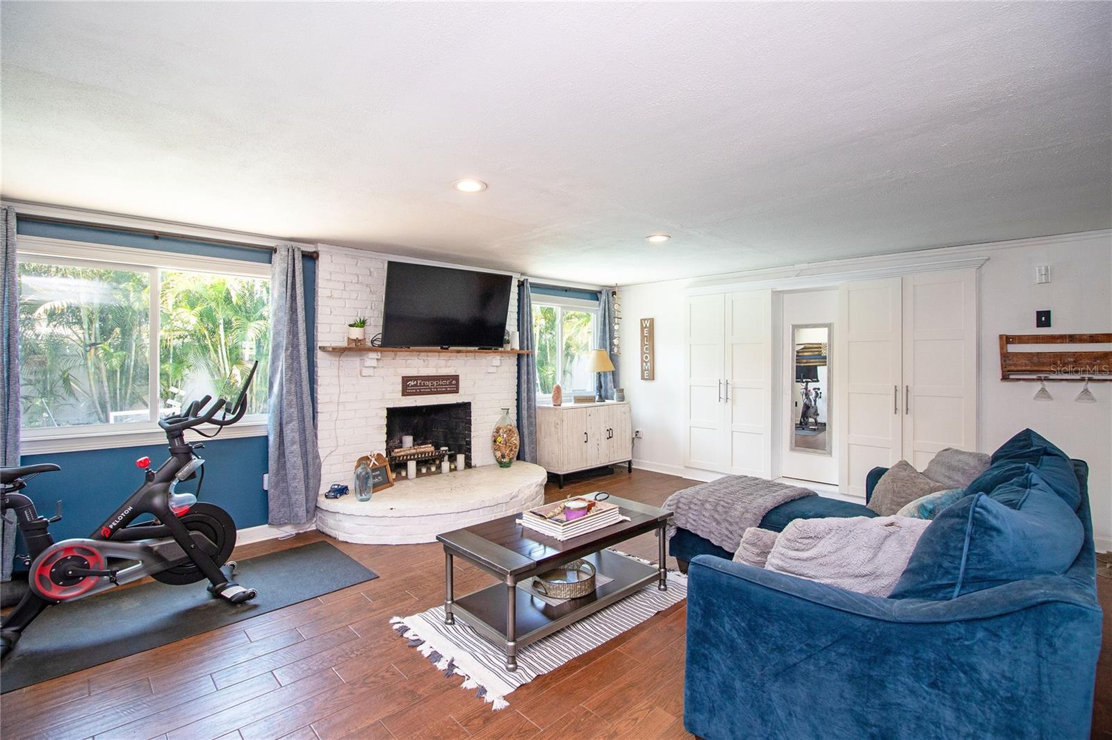 BLOSSOM LAKE VILLAGE SEC 3 - Residential