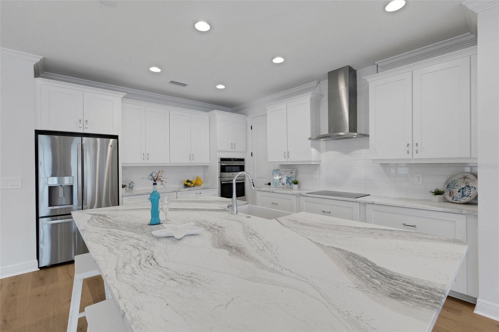 1669 LUGANO CIRCLE