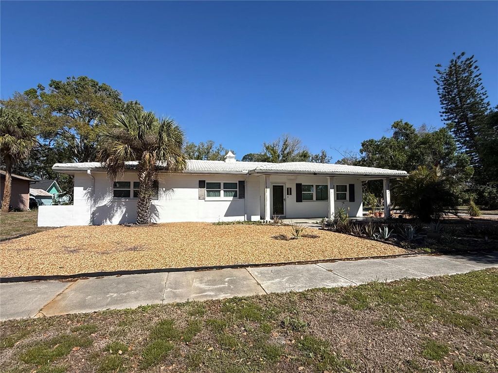 Photo of 333 Bay Street, Tarpon Springs, FL 34689 (MLS # J998671)