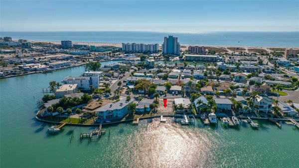 11075 3RD ST E, TREASURE ISLAND, FL 33706 - Image 04f8f52a3432e8f9f3edc3fe493ebcc7/1989773655