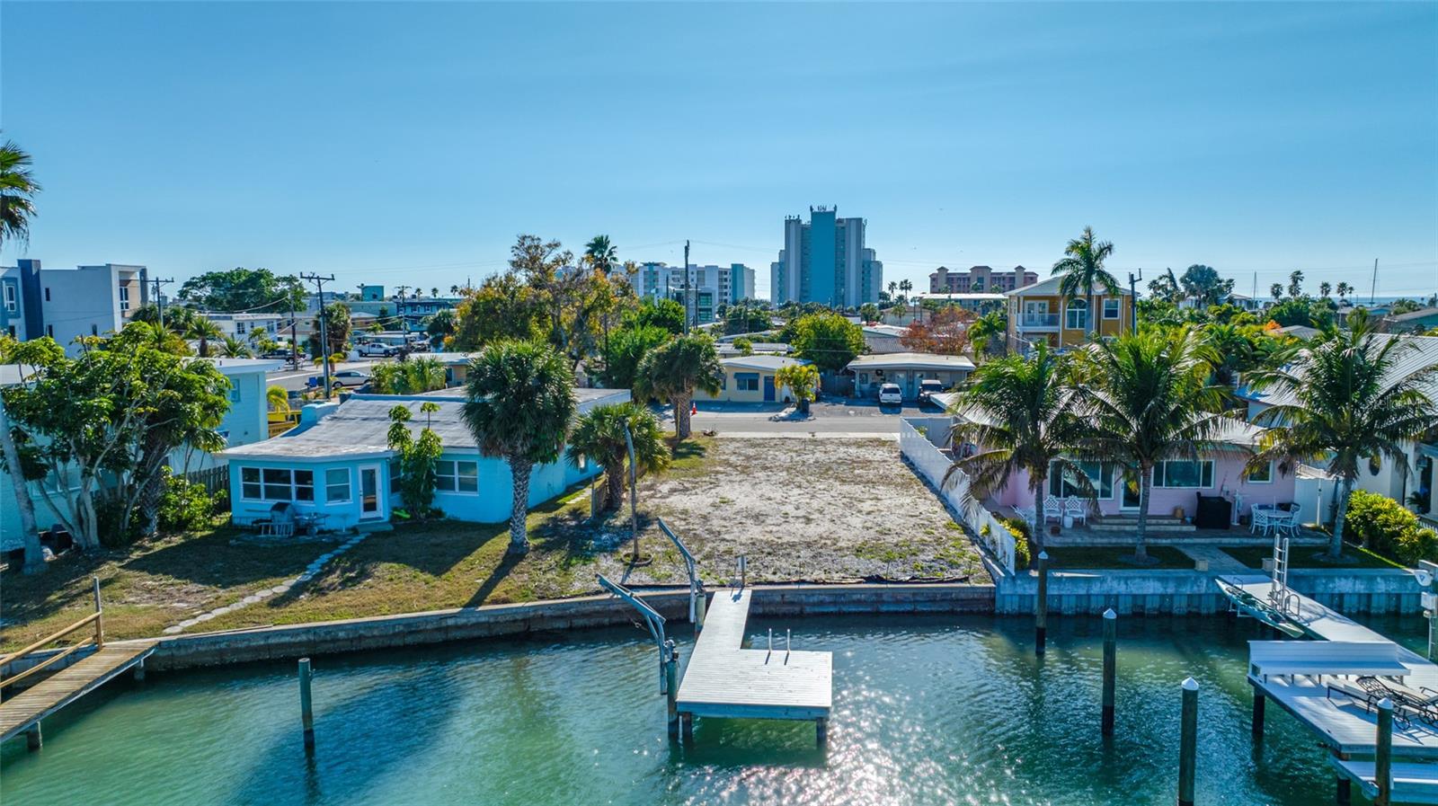 ISLE OF PALMS - Land