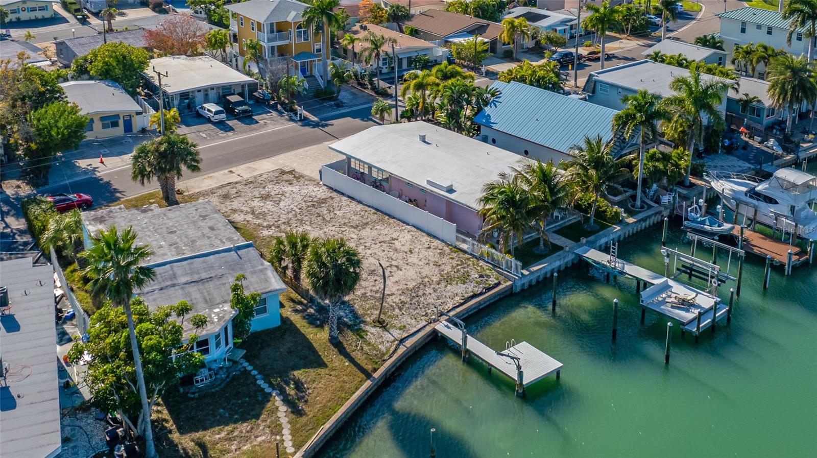 ISLE OF PALMS - Land