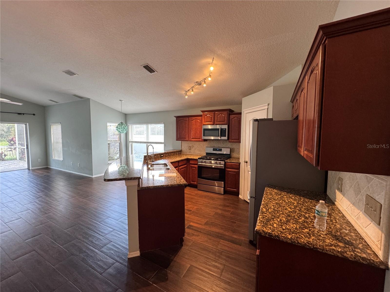 FISHHAWK RANCH PH 2 PRCL - Residential Lease