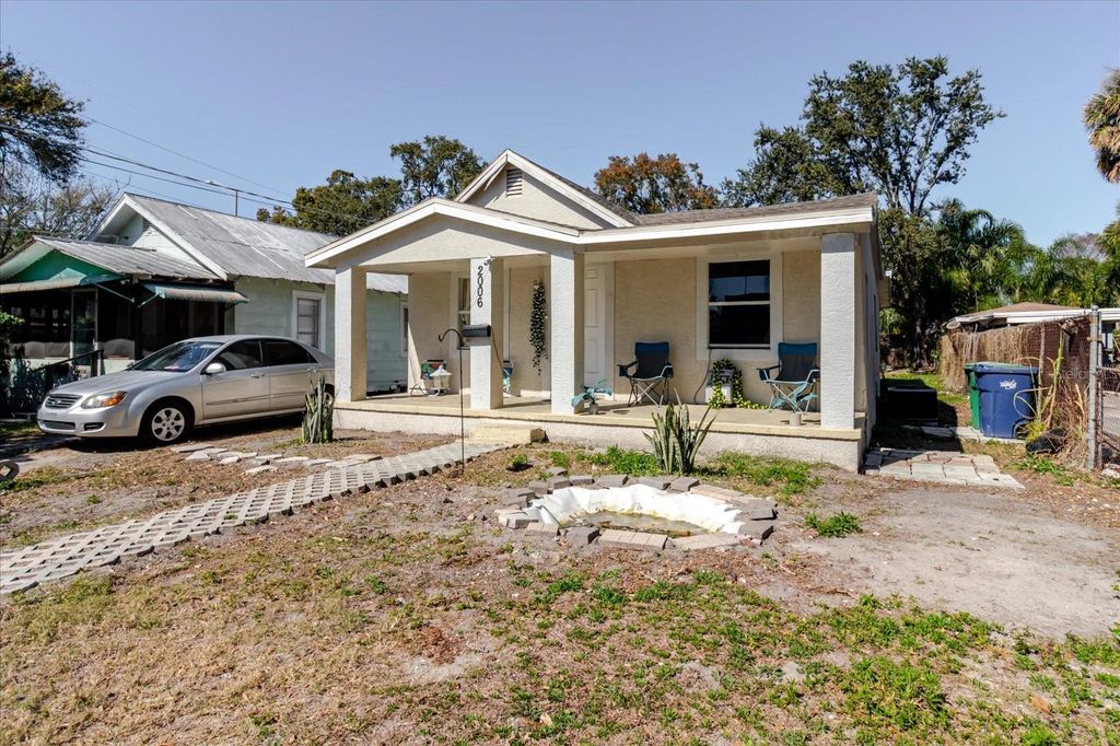 Photo of 2006 E Stuart Street, Tampa, FL 33605 (MLS # TB8474968)