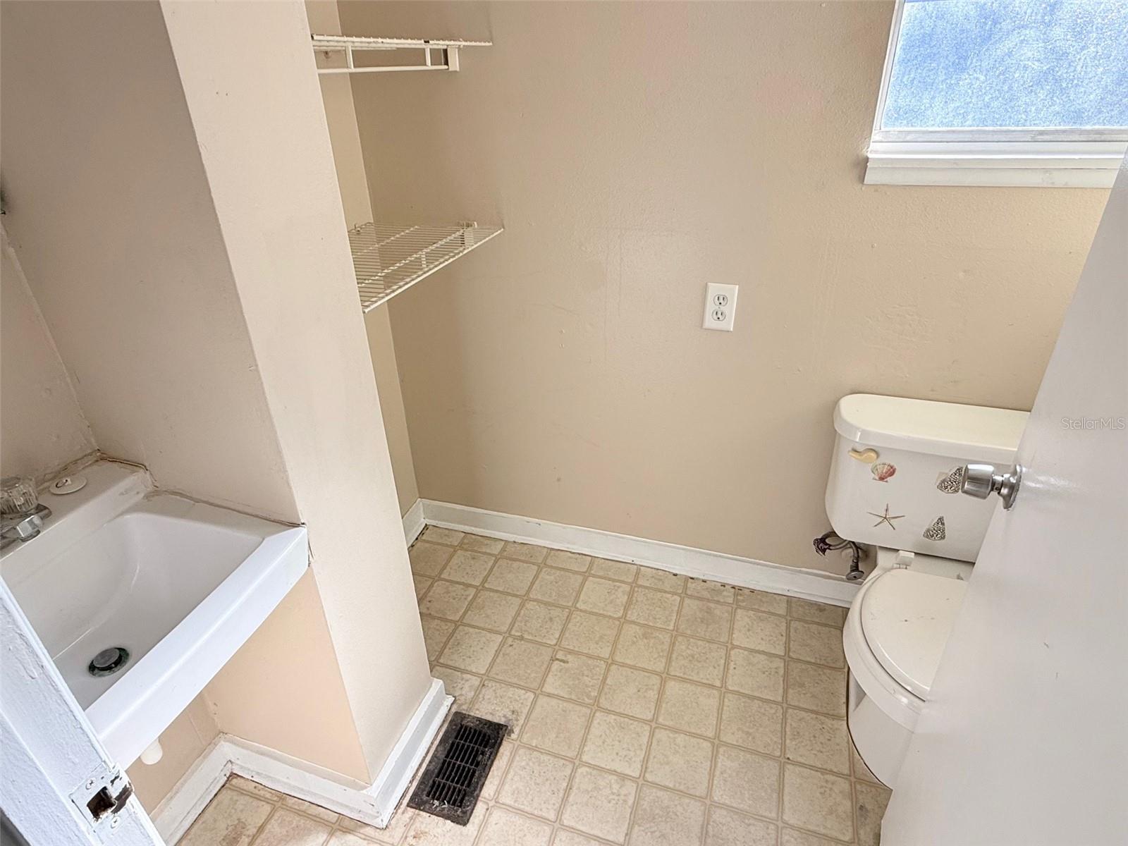 TAYLORS SUB - Residential Lease