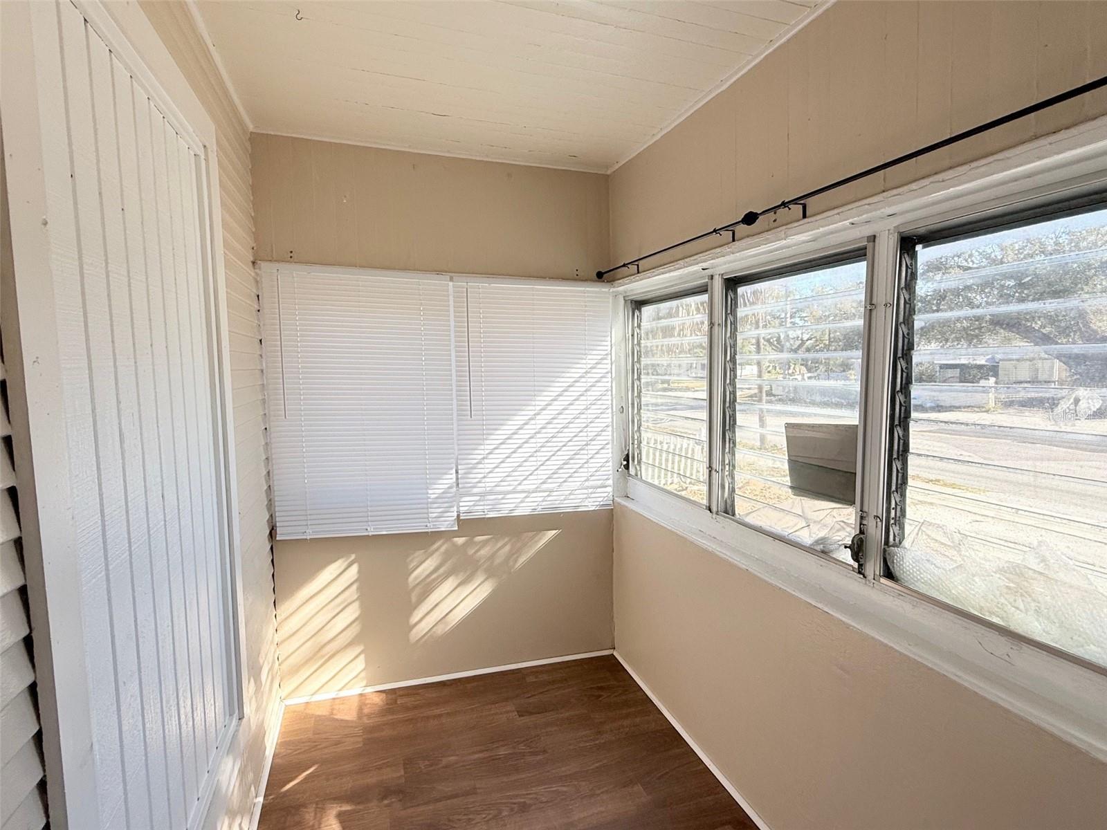 TAYLORS SUB - Residential Lease