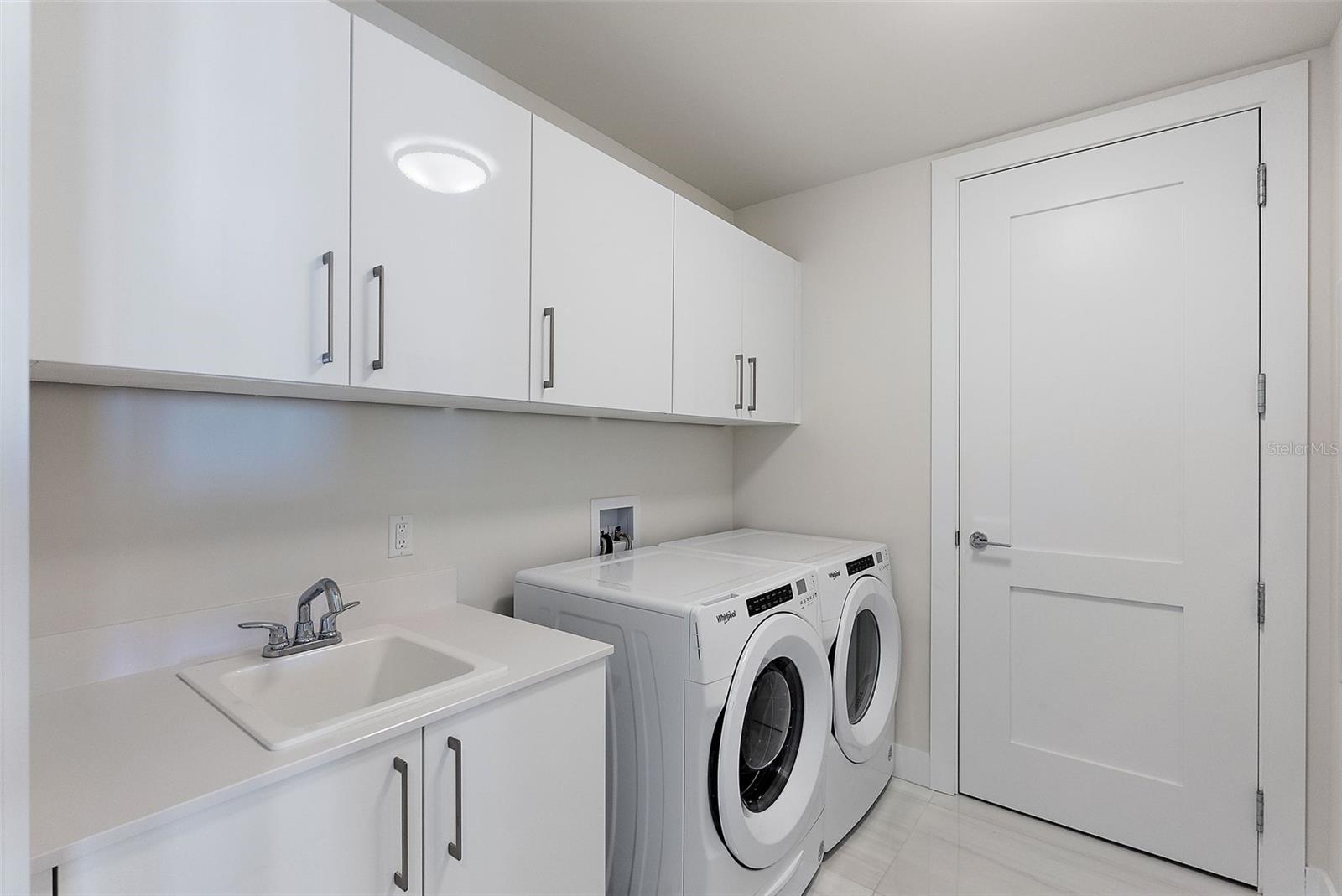 301 1ST STREET S 2205