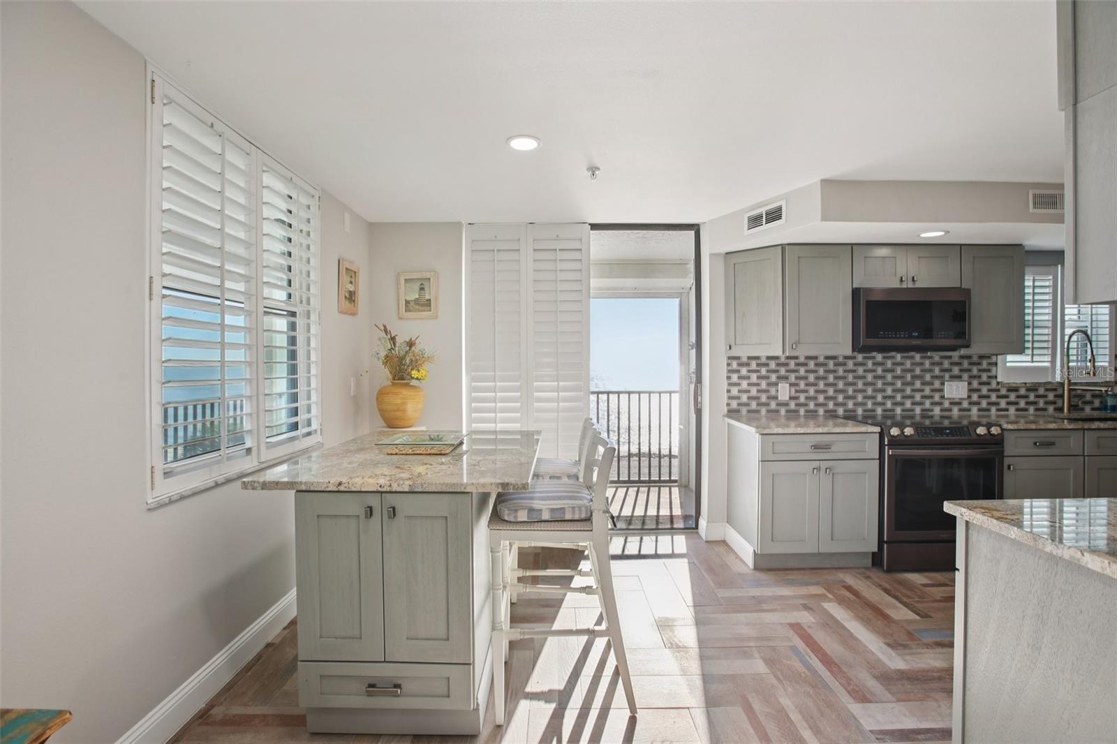 MADEIRA TOWERS CONDO - Residential