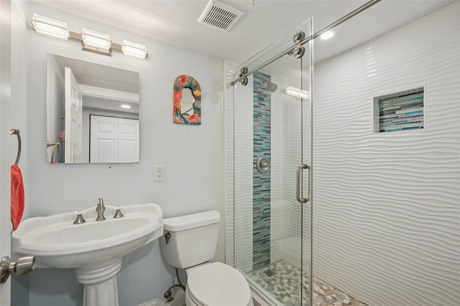 MADEIRA TOWERS CONDO - Residential