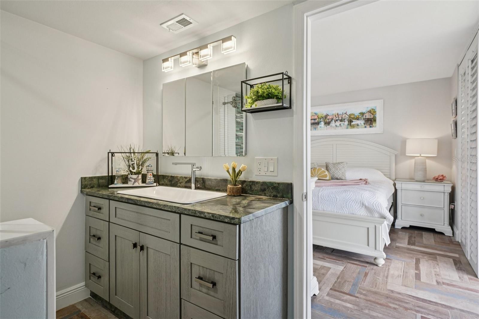 MADEIRA TOWERS CONDO - Residential