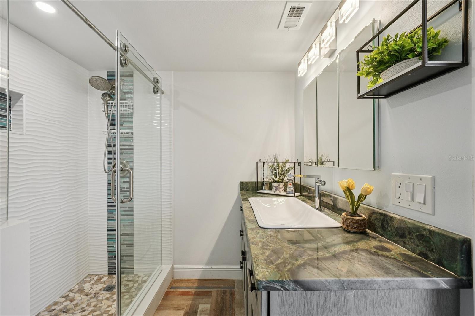 MADEIRA TOWERS CONDO - Residential