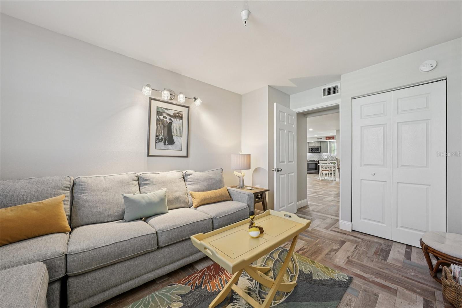 MADEIRA TOWERS CONDO - Residential