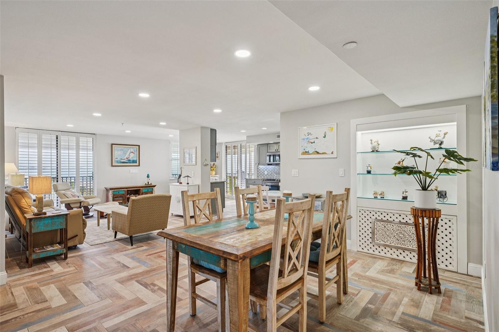 MADEIRA TOWERS CONDO - Residential