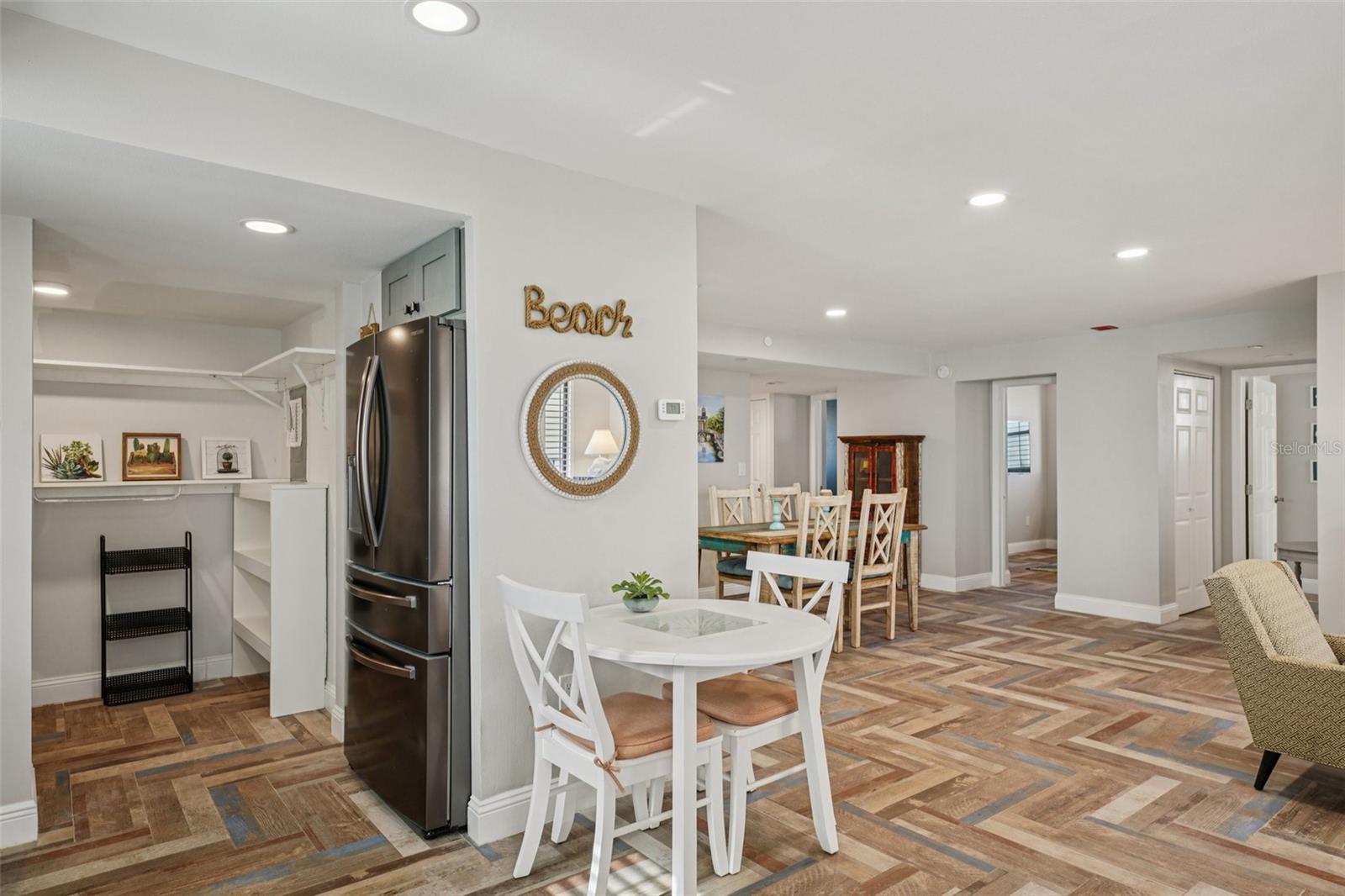 MADEIRA TOWERS CONDO - Residential