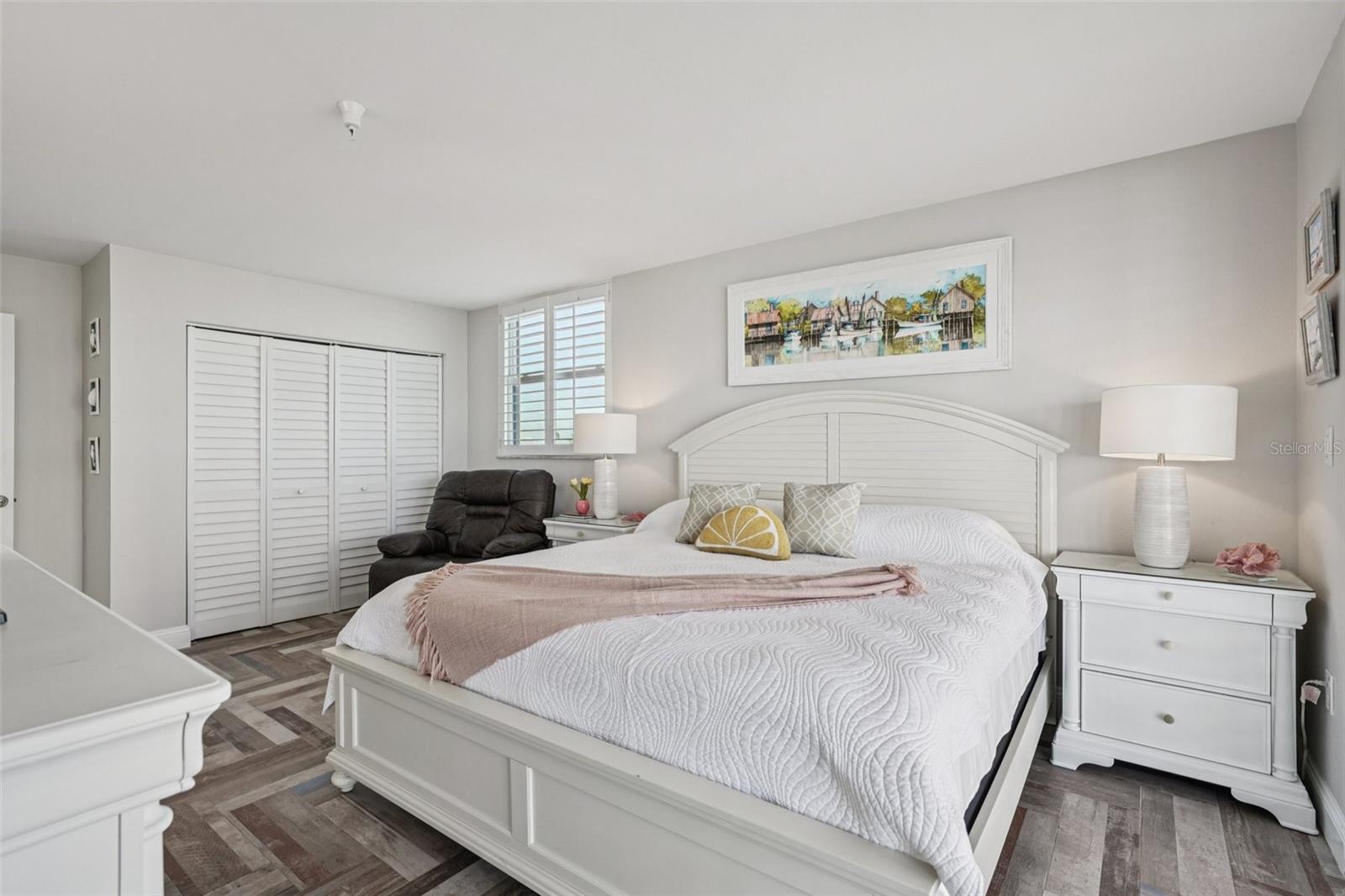 MADEIRA TOWERS CONDO - Residential