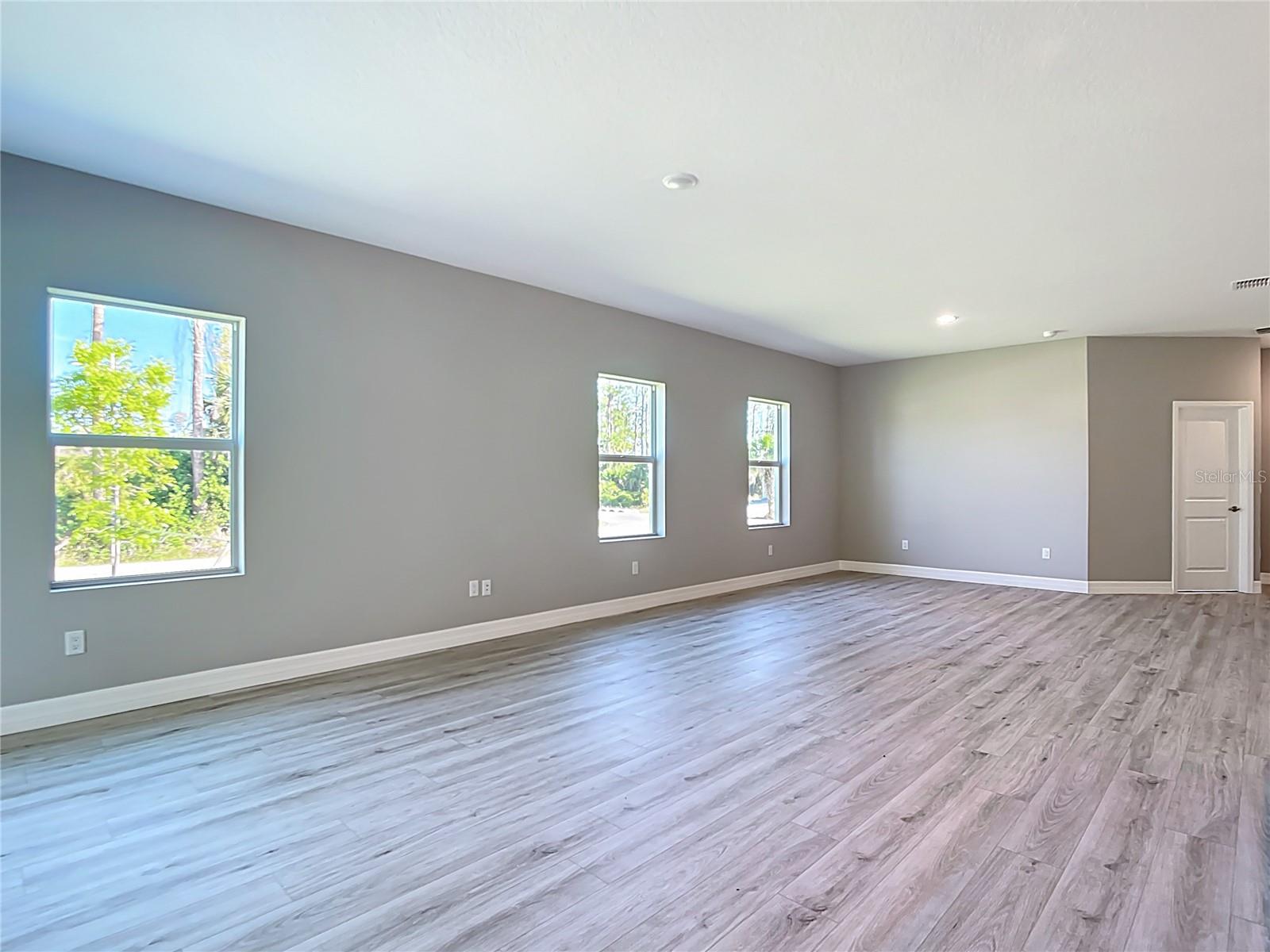 2423 SADNET LANE