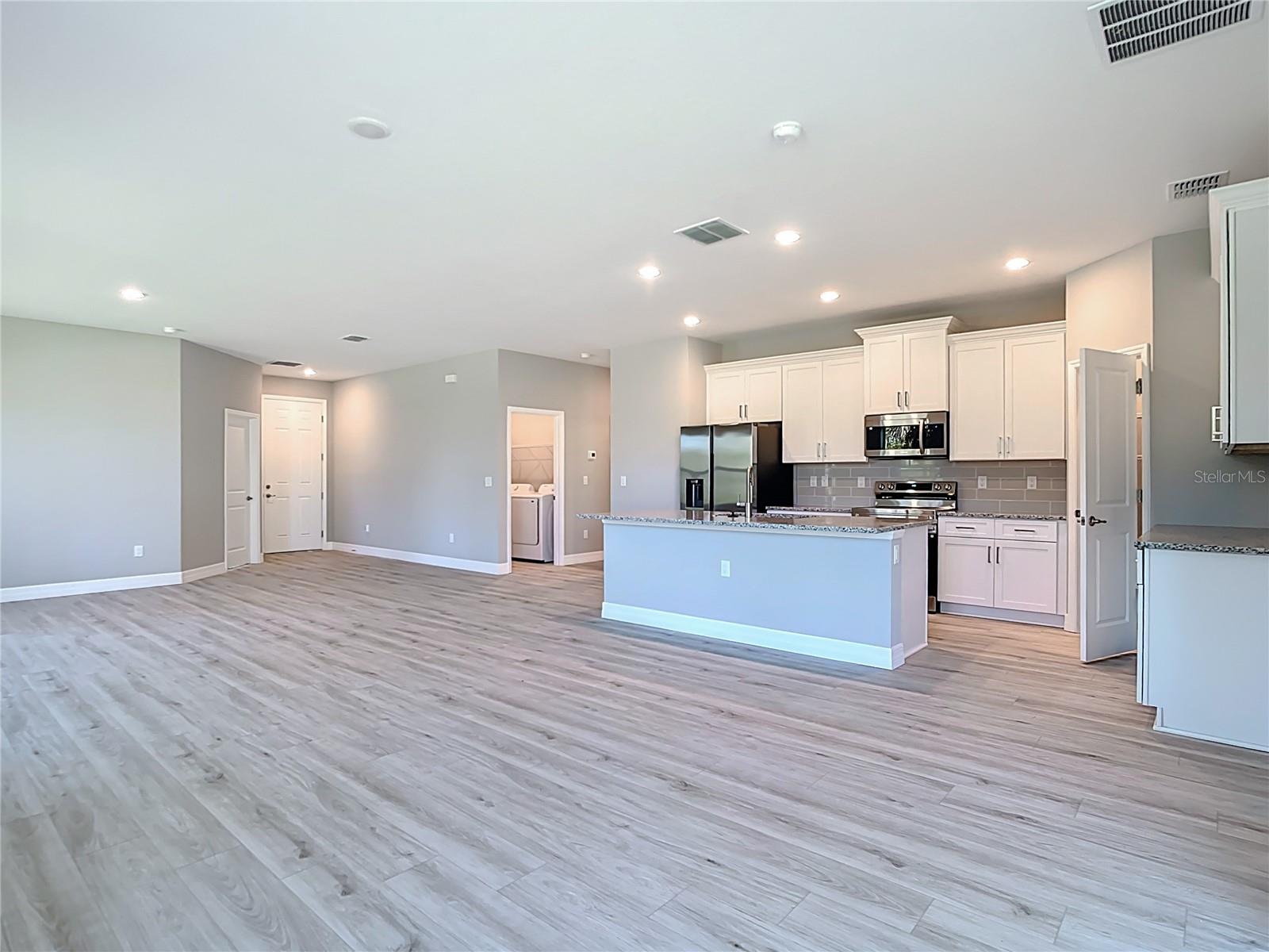 2423 SADNET LANE