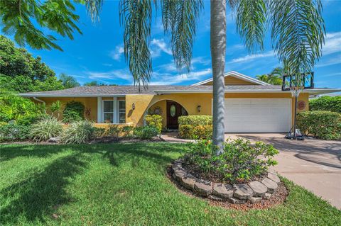 A home in SEMINOLE