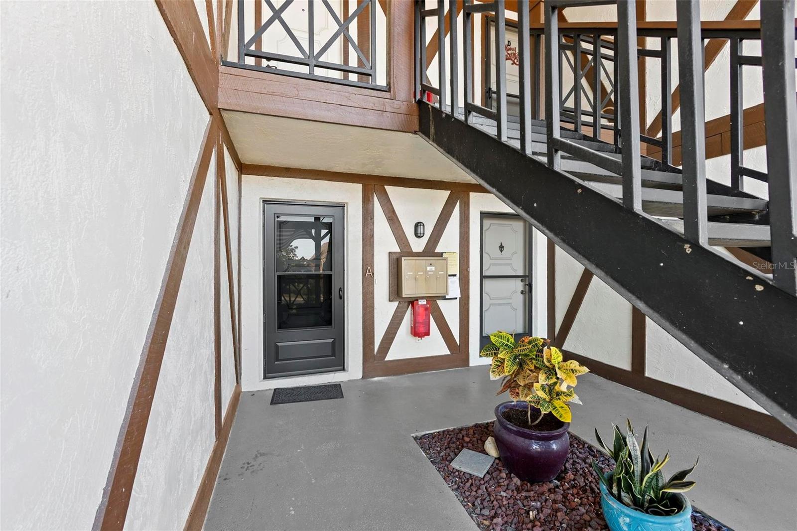 LEESBURG CHESTERBROOK 02 CONDO PH 01 - Residential