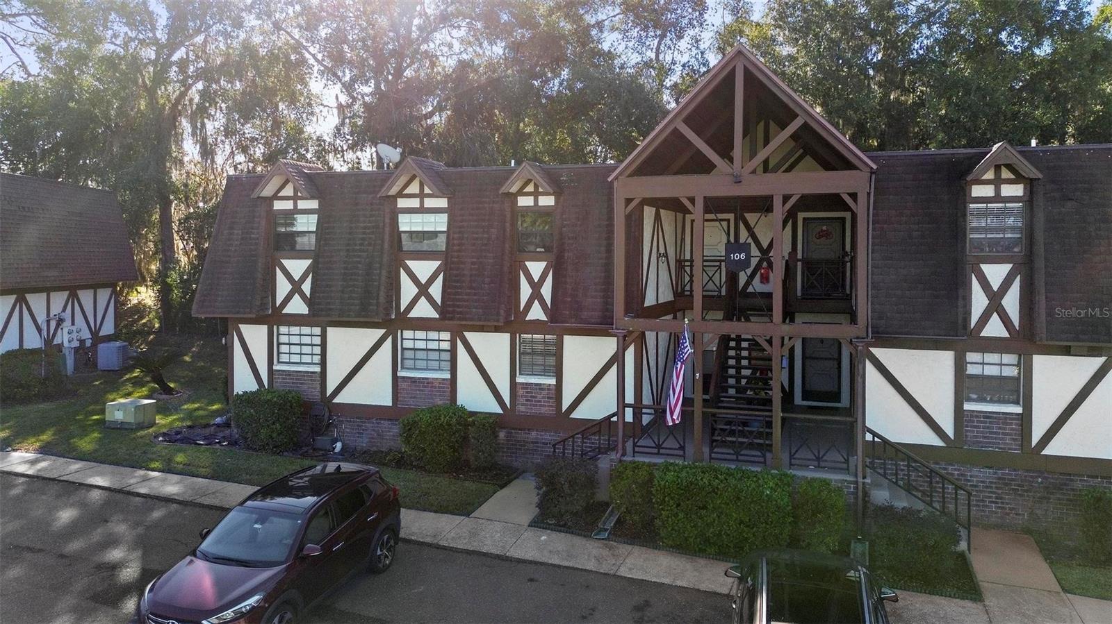 LEESBURG CHESTERBROOK 02 CONDO PH 01 - Residential