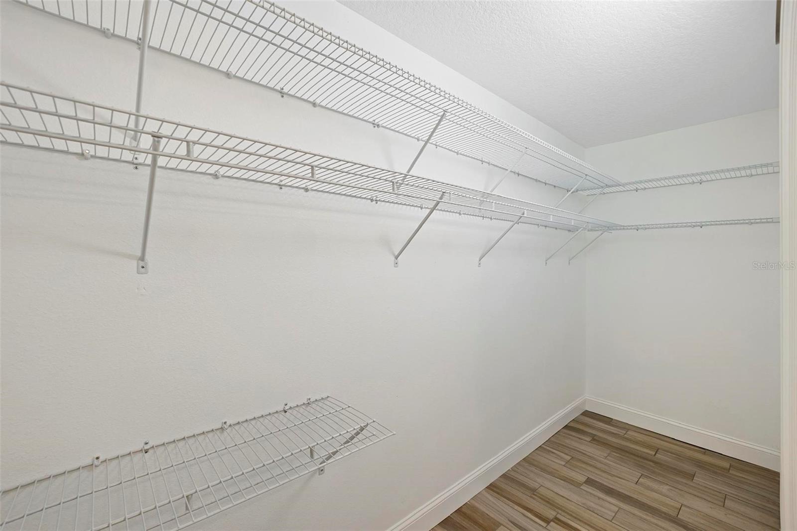 LEESBURG CHESTERBROOK 02 CONDO PH 01 - Residential