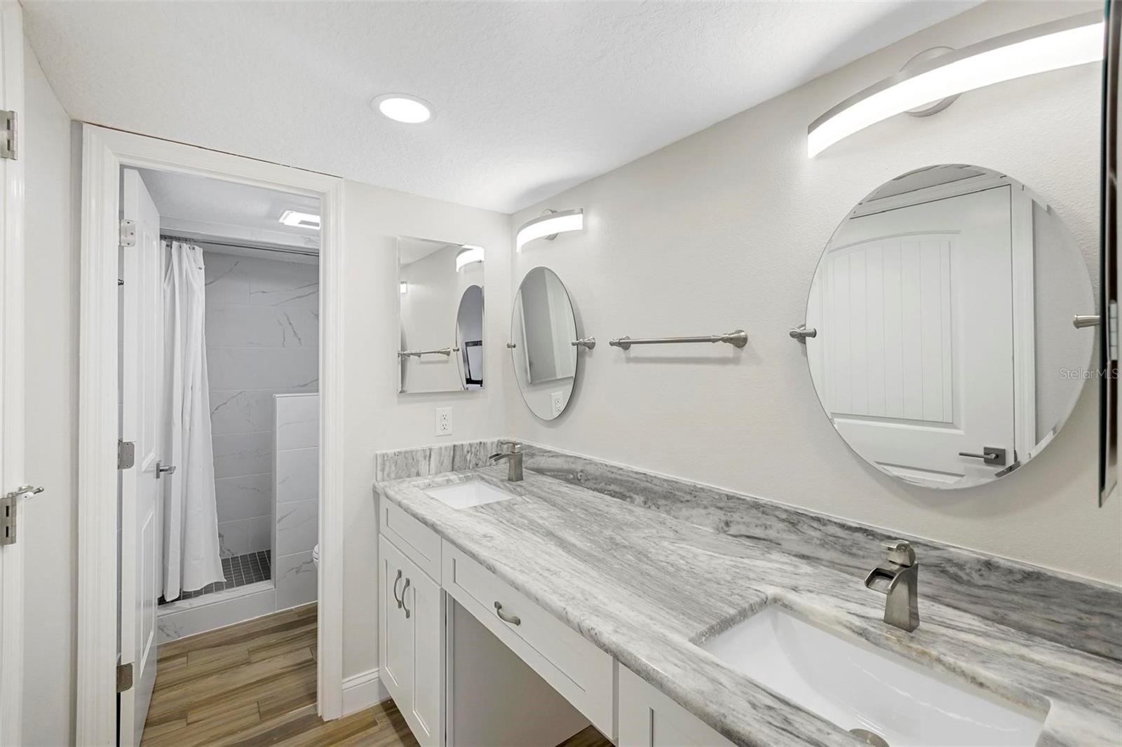 LEESBURG CHESTERBROOK 02 CONDO PH 01 - Residential