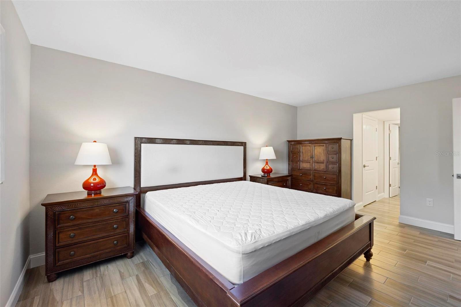 LEESBURG CHESTERBROOK 02 CONDO PH 01 - Residential