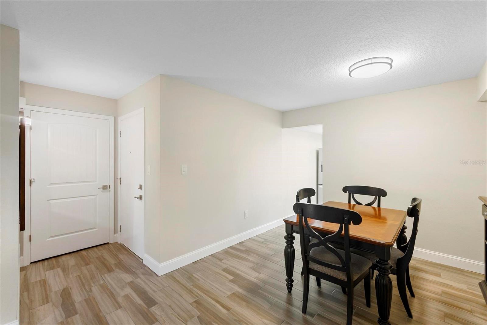 LEESBURG CHESTERBROOK 02 CONDO PH 01 - Residential