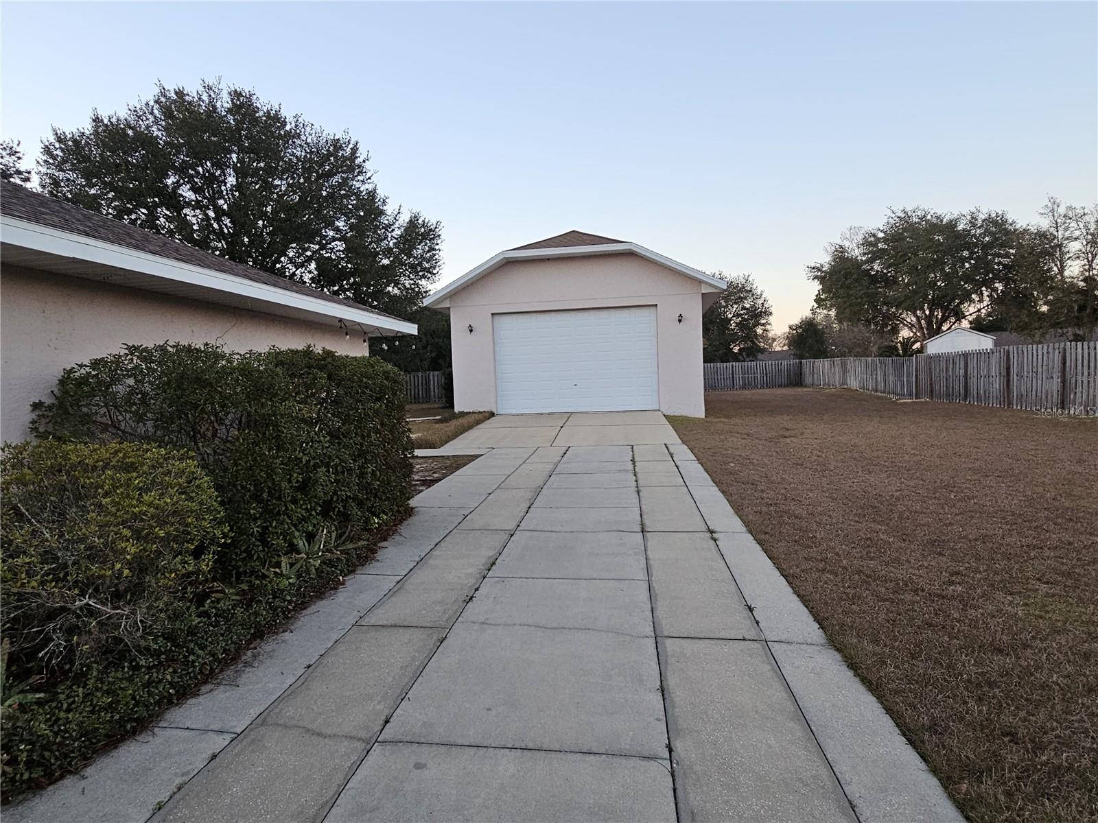 SILVER MDWS CENTRAL - Residential